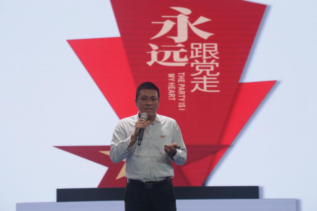 莫副书记在报告会现场
