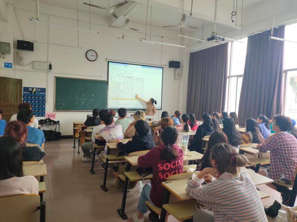 播音主持艺术专业认知教育现场