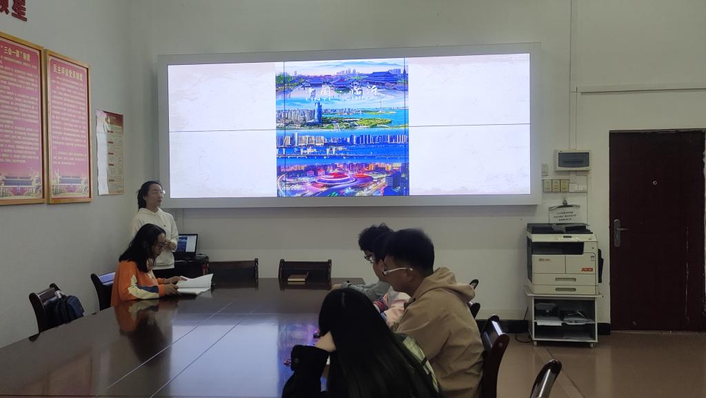 党员孙孟斐同志在讲述家乡红色故事——沂蒙红嫂的故事