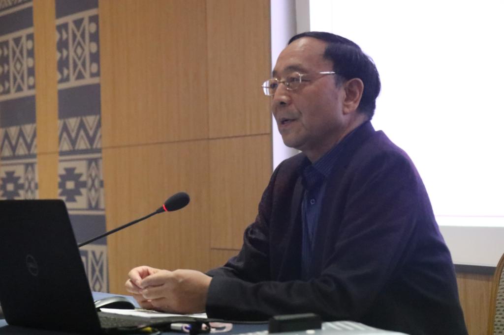 张学松教授在讲授