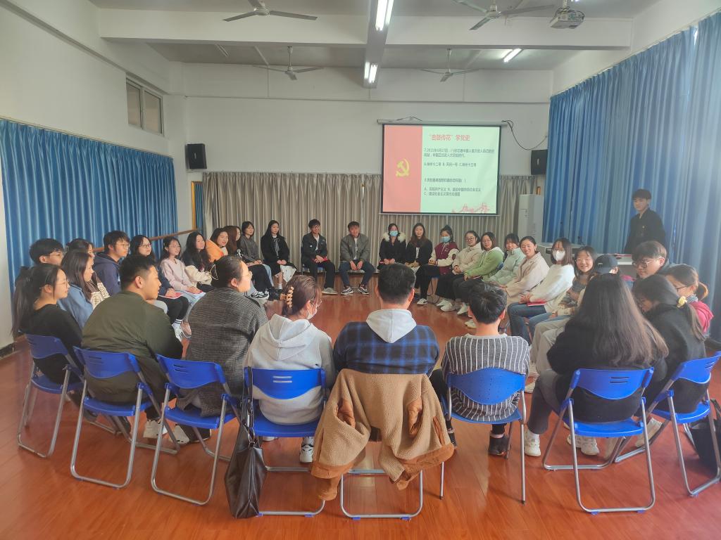 “击鼓传花”学党史活动现场