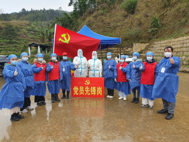18秘书学黄彩欢(党员)