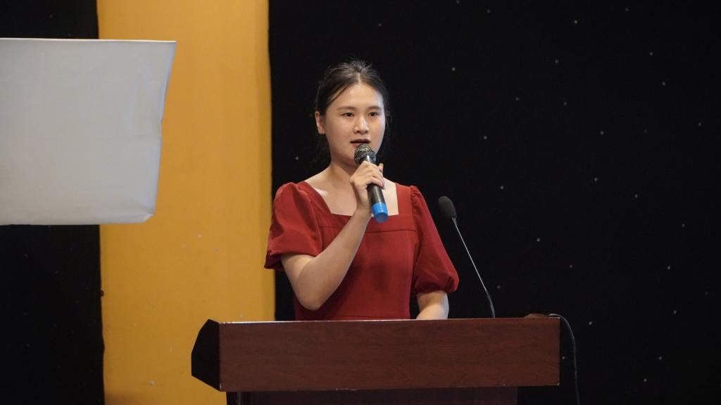 图为指导老师农英杰总结