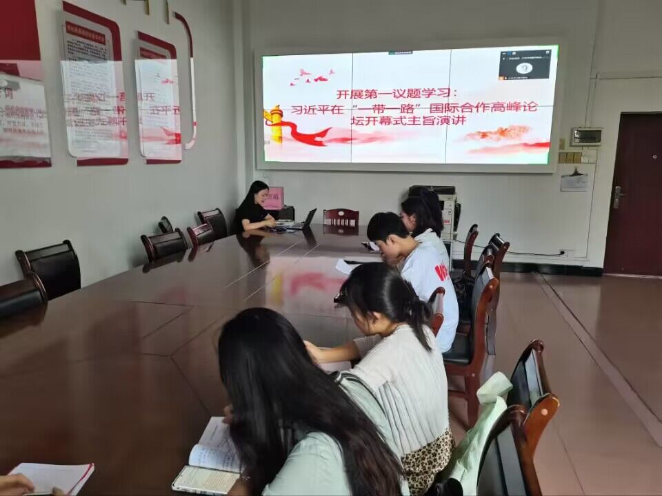 图为活动现场